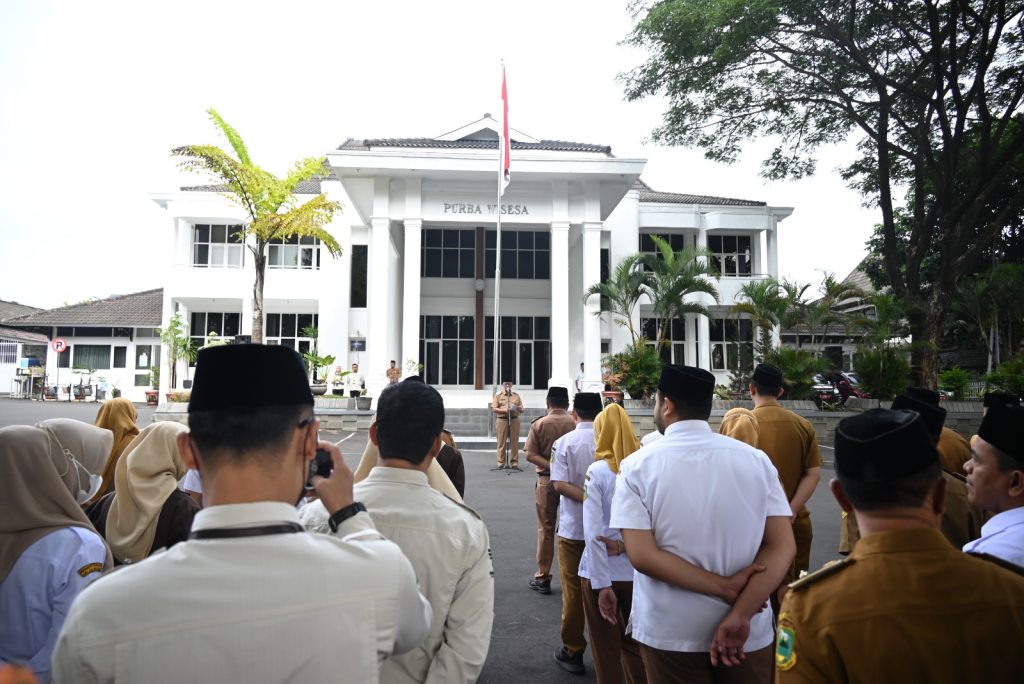 ✅ Bupati Acep Memimpin Apel Terakhir Seminggu Sebelum Lengser di Halaman Gedung Setda