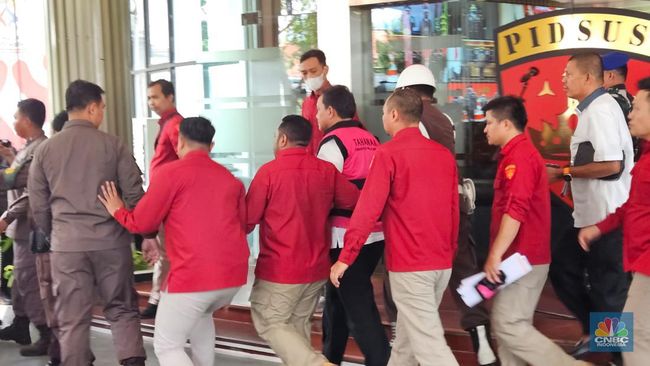 Achsanul Qosasi, Anggota BPK, Ditahan Kejagung Terkait Kasus Korupsi BTS