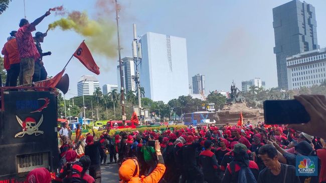 Buruh Bersiap Melakukan Aksi Besar, Menuntut Kenaikan Upah 15%