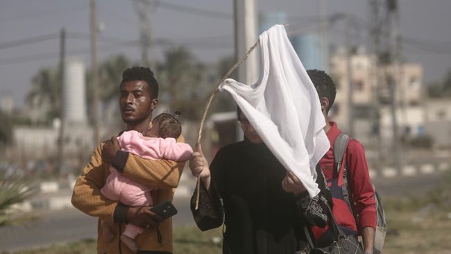 Warga Gaza Terpaksa Mengibarkan Bendera Putih Dalam Kondisi Pilu Atas Perintah Israel