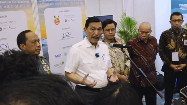 menko-kemaritiman-dan-investasi-luhut-binsar-pandjaitan-dalam-marine-spatial-planning-and-expo-service-2023-2_169.png