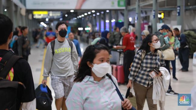 Meningkatnya Kasus Covid-19, Penumpang Kereta Dianjurkan Mengenakan Masker