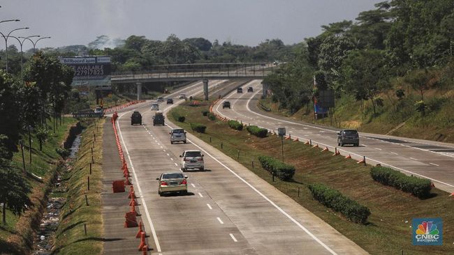 Peringatan! Bus Terguling dan Menyeberang di Tol Cipali KM 98, Berhati-hatilah!