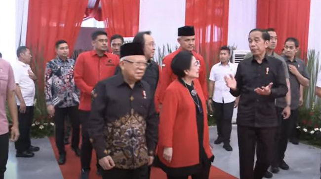 Diisukan Hasto Ingin Menjadi Ketum PDIP, Jokowi Memberikan Respons Tak Terduga