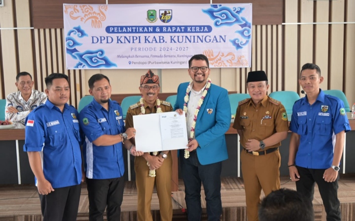 Iip Memberikan PR 4 Hal kepada Pengurus Baru KNPI Kuningan yang Resmi Dilantik