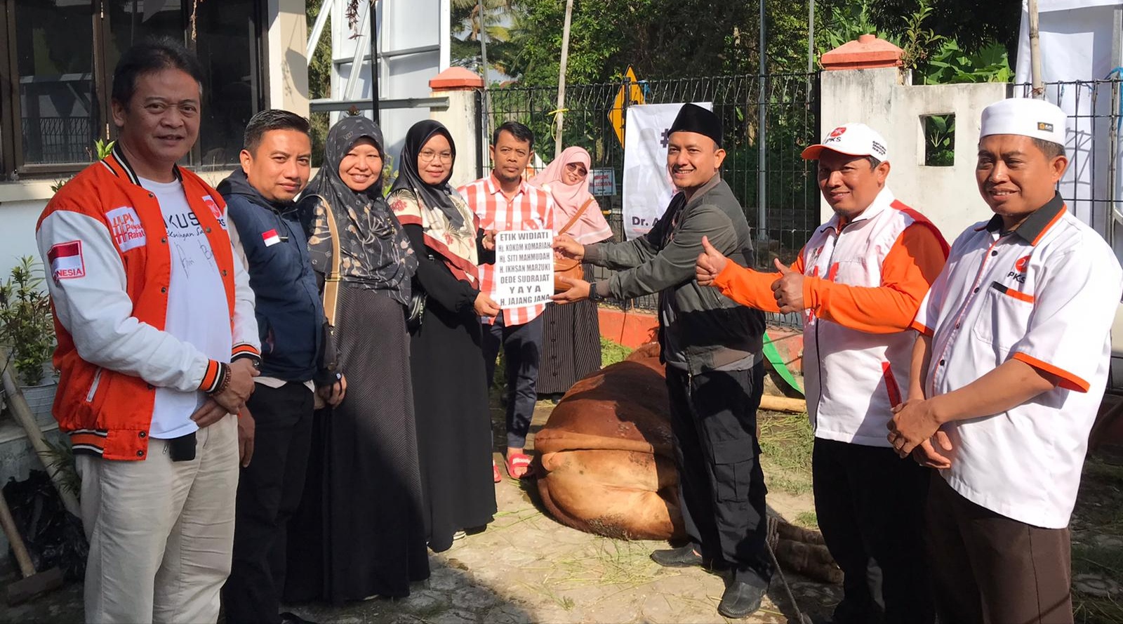 PKS Kuningan Bagi Kurban 8 Sapi dan 90 Kambing ke 32 Kecamatan