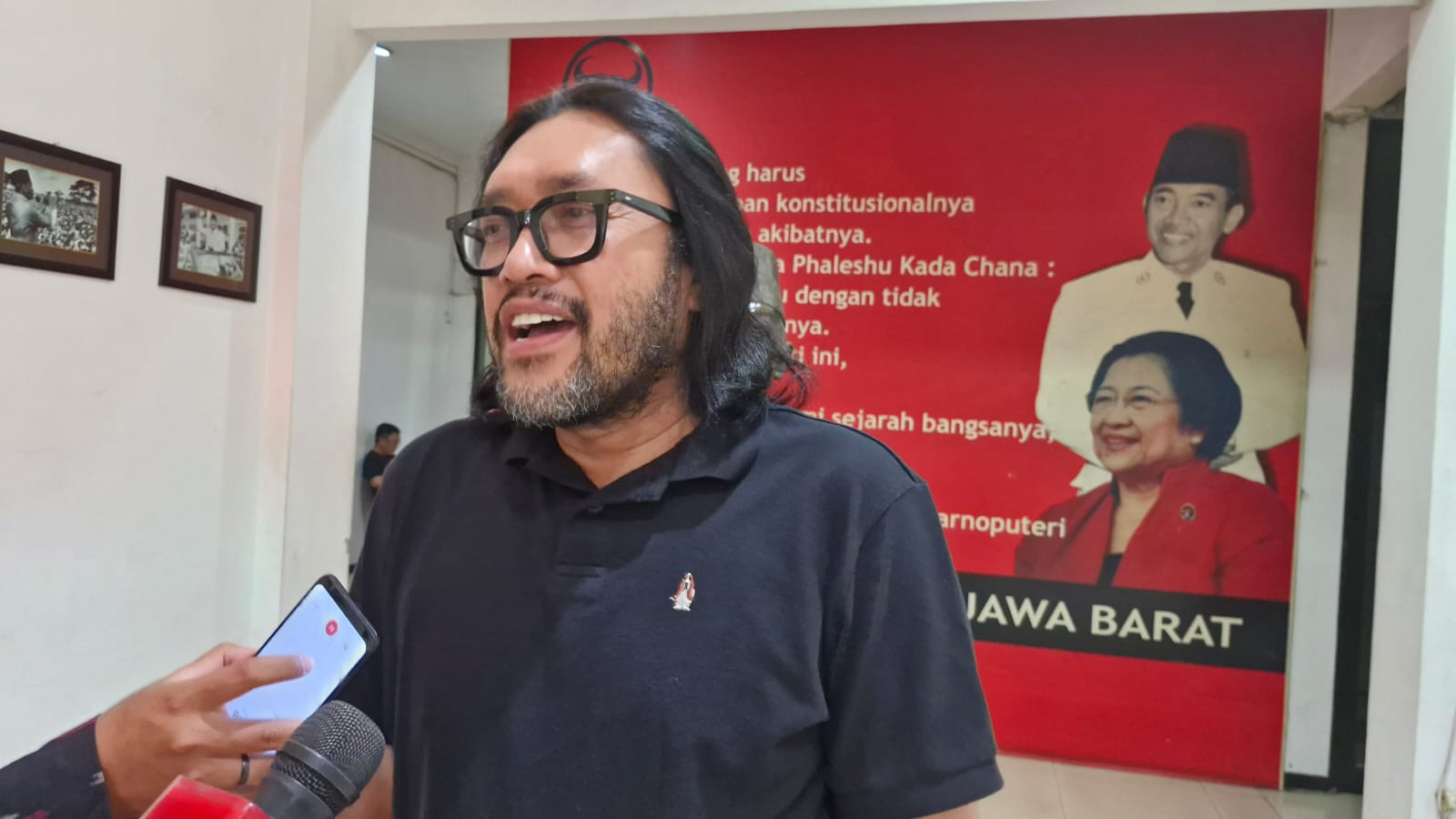 Siapa yang Menerima Surat Tugas Calon Bupati Kuningan dari PDI-P?