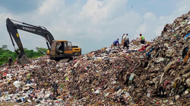 ✅ Kapasitas TPA Ciniru 480 Ton Per Hari, Pj Bupati Berencana Instruksikan Kades agar Mengelola Sampah Lebih Baik