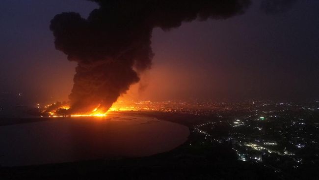 Perang Arab Berada dalam Jarak Sentuhan. AS-Inggris Bersatu dalam Serangan Udara terhadap Houthi.